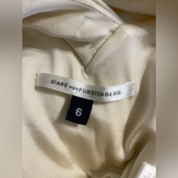 Diane VonFurstenberg dress - Picture 3 of 3